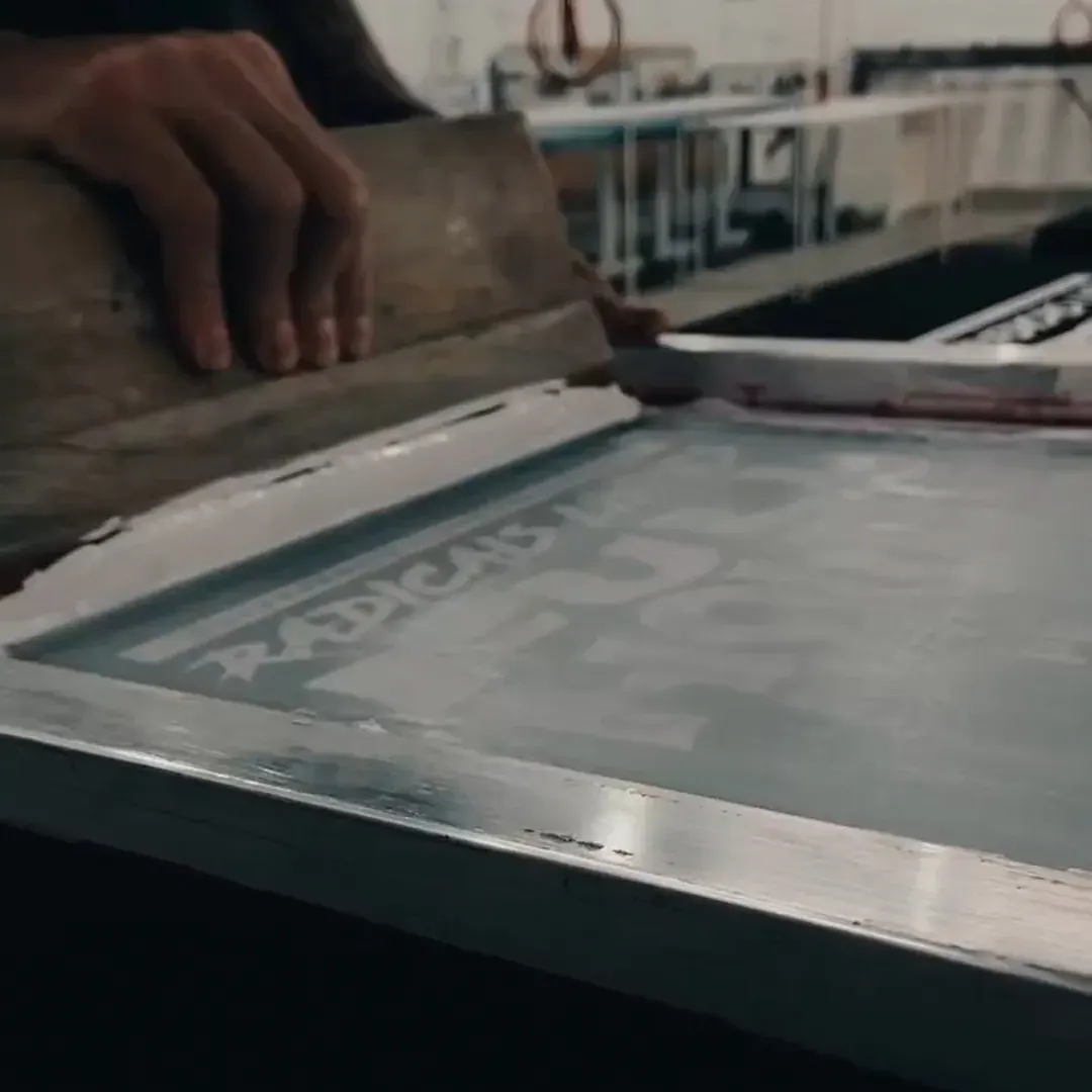 Serviço de serigrafia em camisetas na Master Camisetas Curitiba